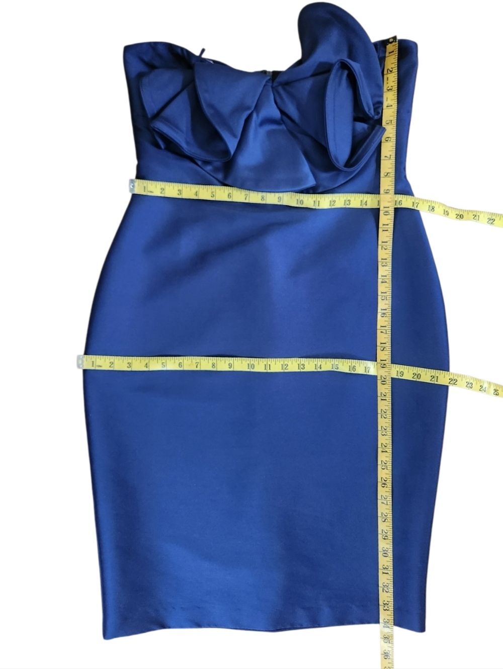 BADGLEY MISCHKA Pinwheel Strapless Sheath Cocktail Dress - Size 12 - Picture 9 of 13